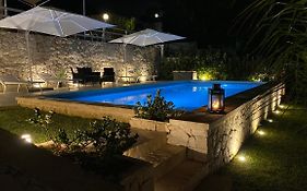 Villa Lucia With Salt Pool